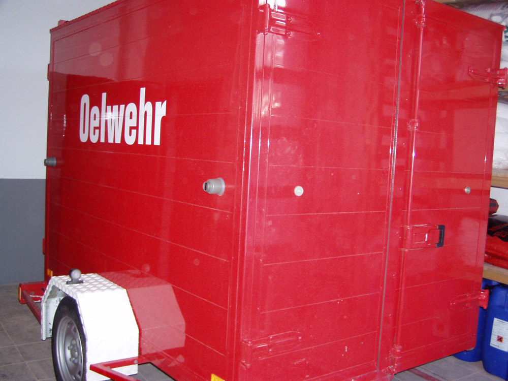 meschede_fahrzeuge/oelwehr_seite.jpg