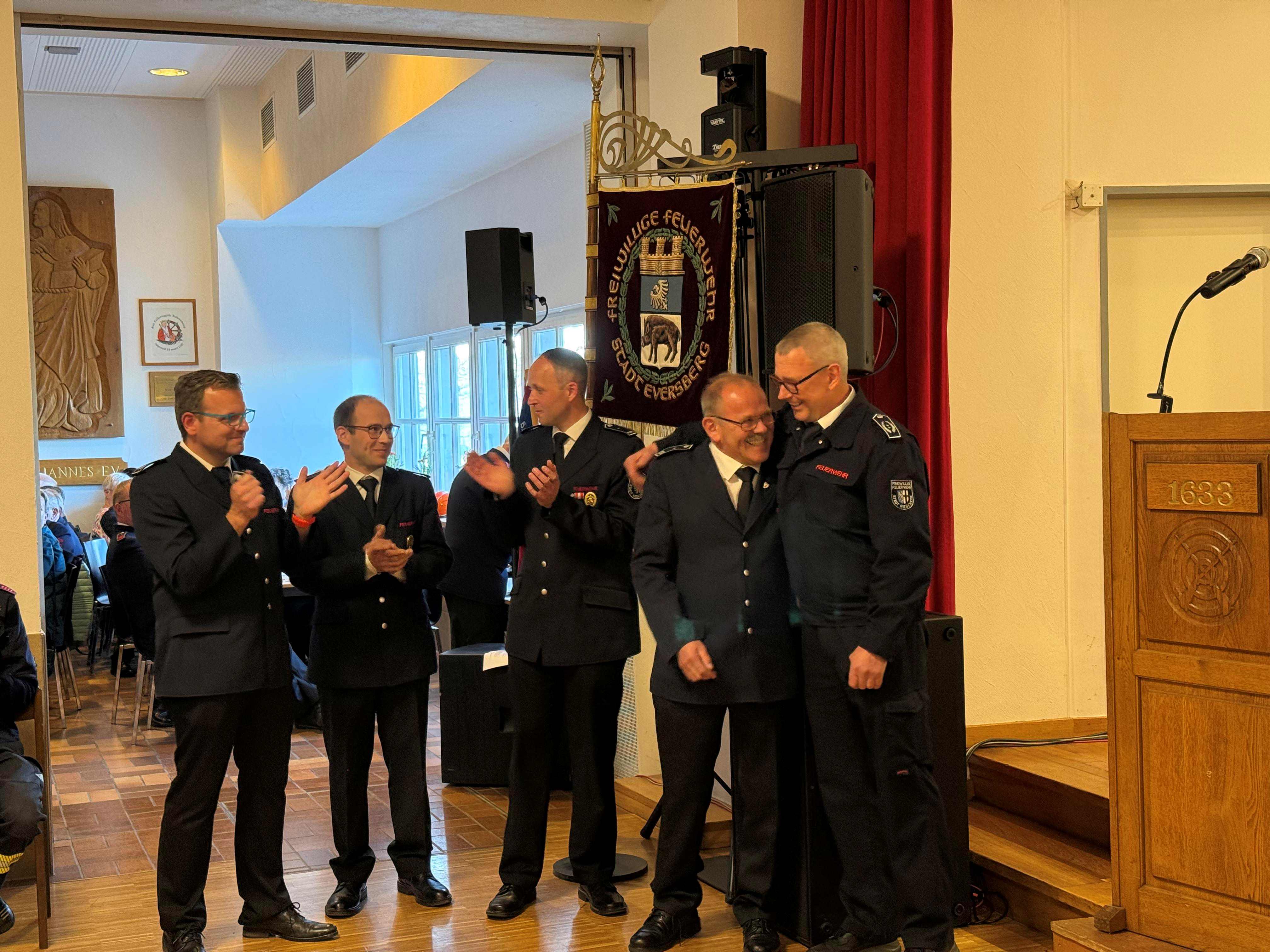 Funktionswechsel bei der L�schgruppe Eversberg
