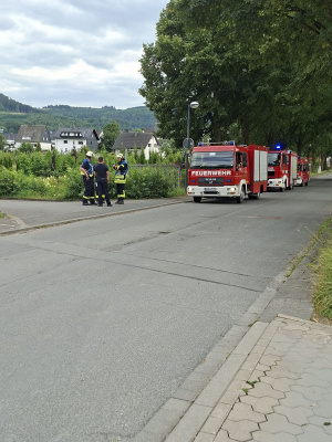 Die anr�ckenden Einheiten in der Stra�e Am Lohnsberg