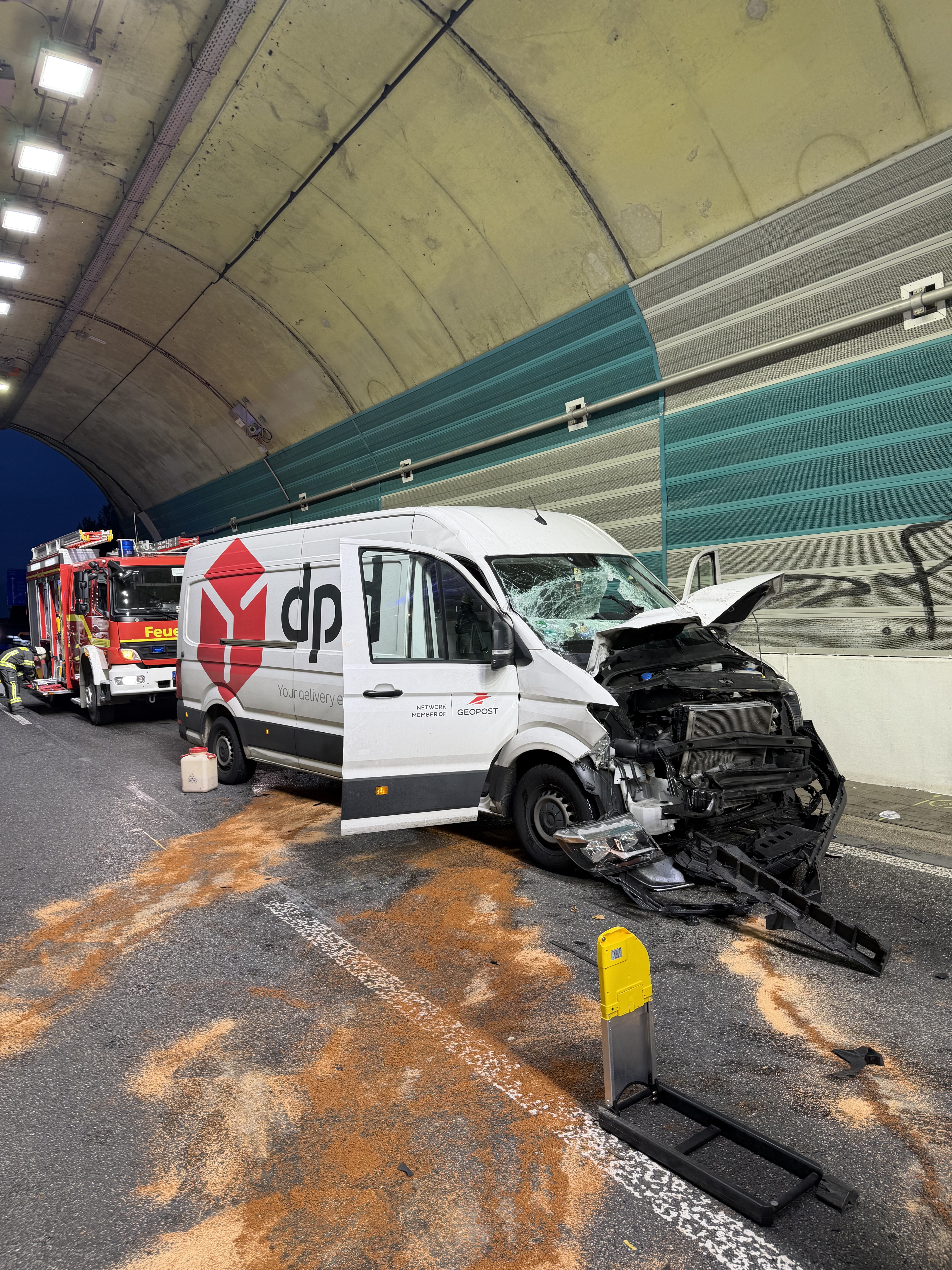 einsatzberichte_2026/Blick_auf_eines_der_Unfallfahrzeuge.jpg