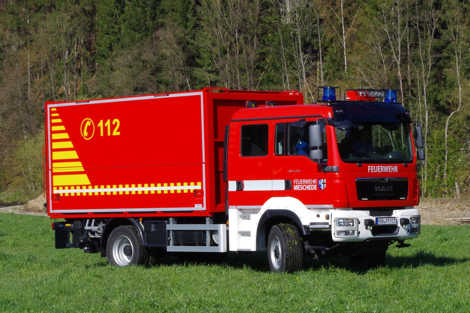 freiwillige-feuerwehr-der-stadt-meschede-gw-l-ger-tewagen-logistik