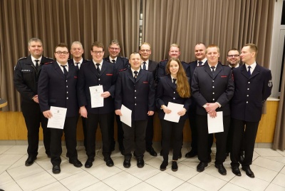 Ehrungen und Befrderungen beim Lschzug Freienohl