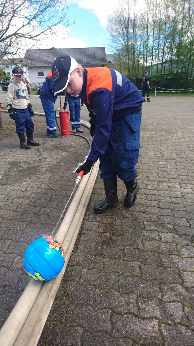 jf_eversberg-wehrstapel/2017-05-13-KFWT117.jpg jf_eversberg-wehrstapel/2017-05-13-KFWT117.jpg