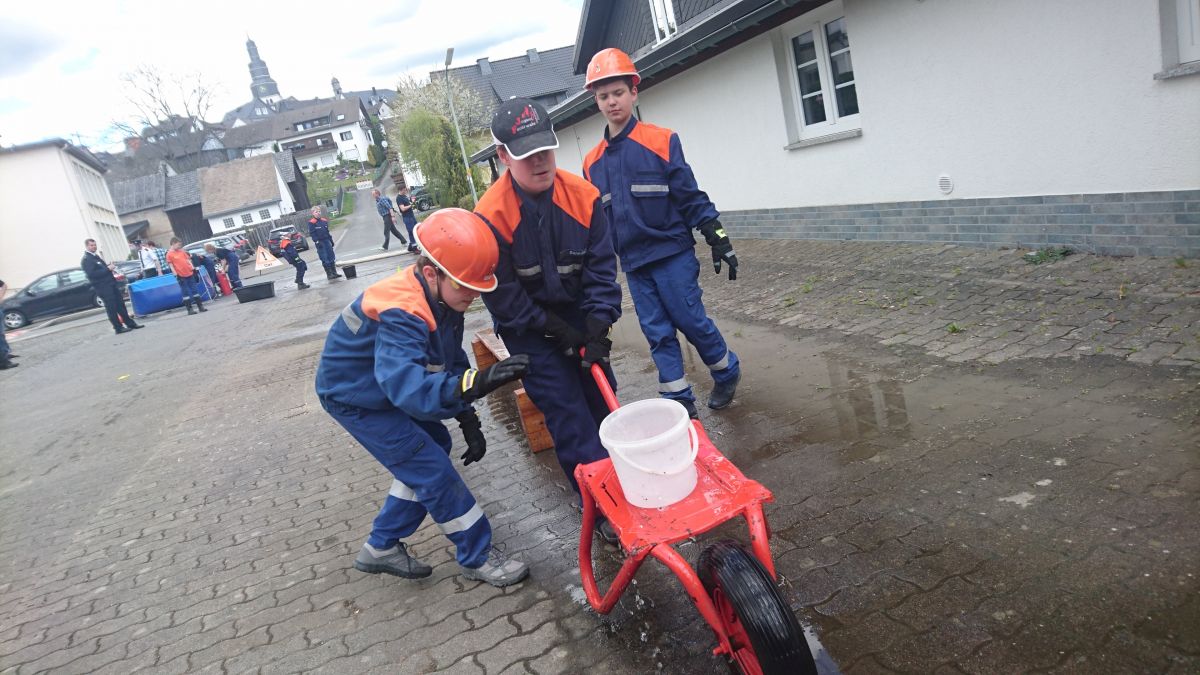 jf_eversberg-wehrstapel/2017-05-13-KFWT119.jpg jf_eversberg-wehrstapel/2017-05-13-KFWT119.jpg