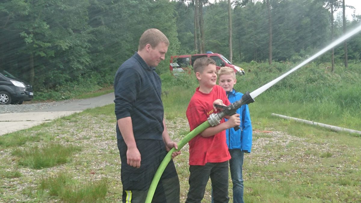 jf_eversberg-wehrstapel/2017-06-12-DLRG18.jpg jf_eversberg-wehrstapel/2017-06-12-DLRG18.jpg