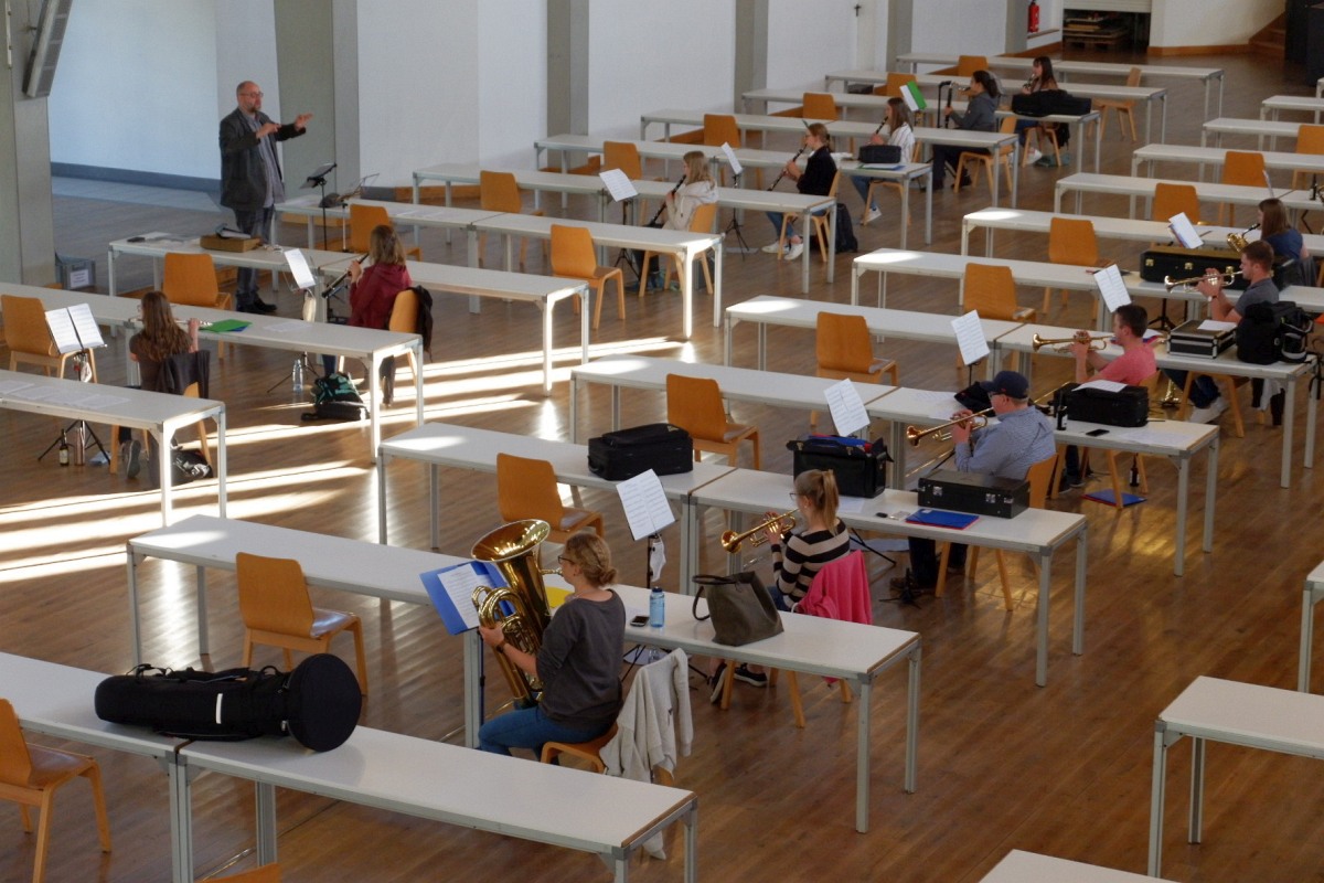 Ausreichend Platz in der St. Georg Schützenhalle Ausreichend Platz in der St. Georg Schützenhalle