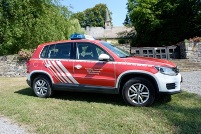 Der Kommandowagen der Wehrleitung vor der Klausenkapelle in 2019