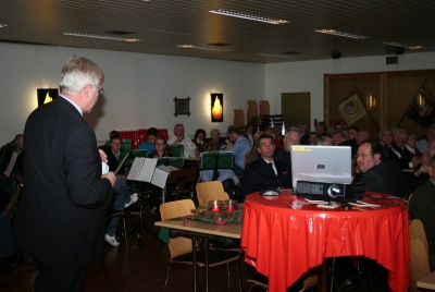 ZOOM (800 x 533)
2013_Adventsfeier_Ehrenabteilung_12.jpg
247.89 KB