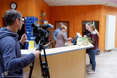 ZOOM (1200 x 802)
2017_Dienstausweis_WDR-Dreh_011.jpg
407.43 KB