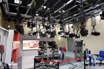 ZOOM (1200 x 802)
2017_Dienstausweis_WDR-Dreh_021.jpg
563.13 KB