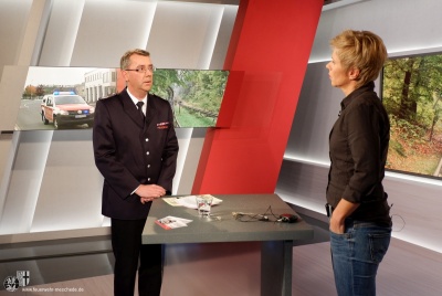 ZOOM (1200 x 802)
2017_Dienstausweis_WDR-Dreh_028.jpg
380.75 KB