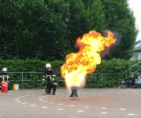 stadt_aktivitaeten_2018/Feuerwehreinsatz_an_der_Mariengrundschule_Screenshot.jpg stadt_aktivitaeten_2018/Feuerwehreinsatz_an_der_Mariengrundschule_Screenshot.jpg