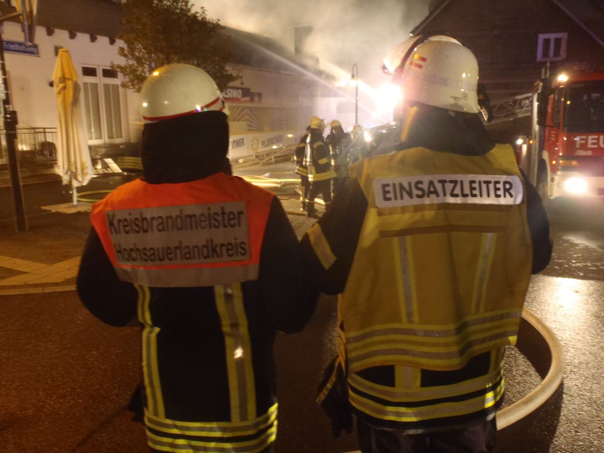 stadt_einsaetze_2015/2015-10-20_Freienohl_Dachstuhl_59.jpg stadt_einsaetze_2015/2015-10-20_Freienohl_Dachstuhl_59.jpg